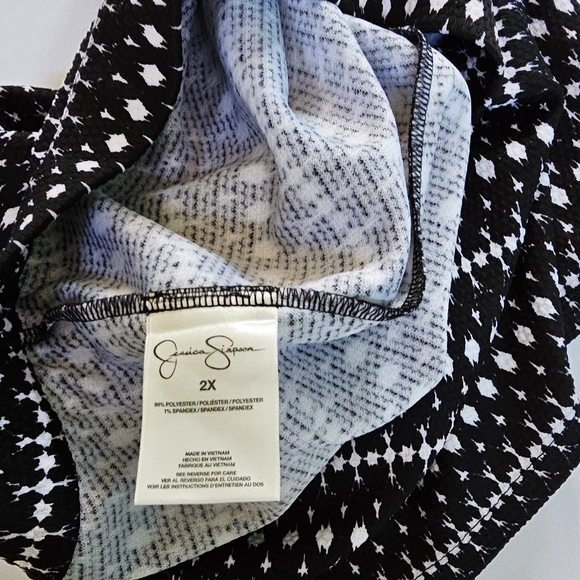 Jessica Simpson Pleated Front Shorts Skort Pull On 2X Black & White (Plus Size) - Picture 8 of 10